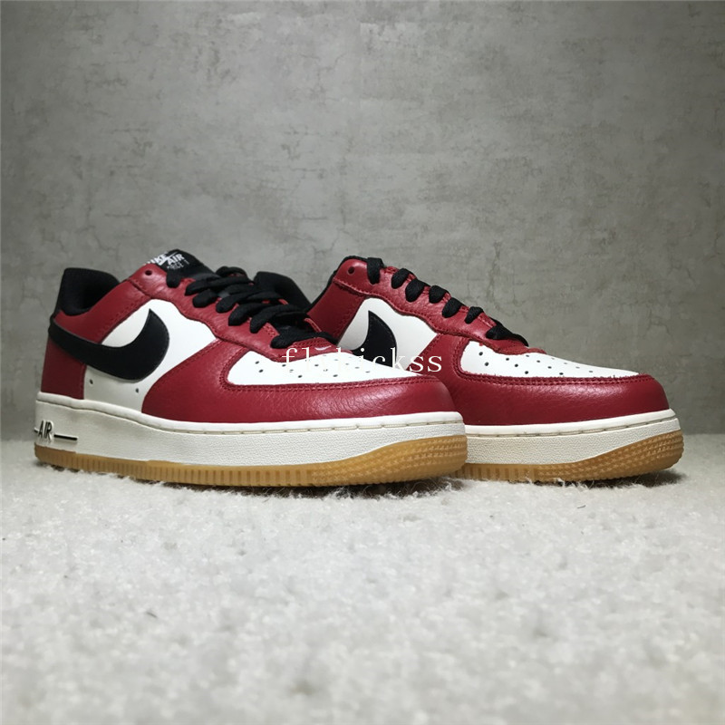 Nike Air Force 1 Low Top Chicago